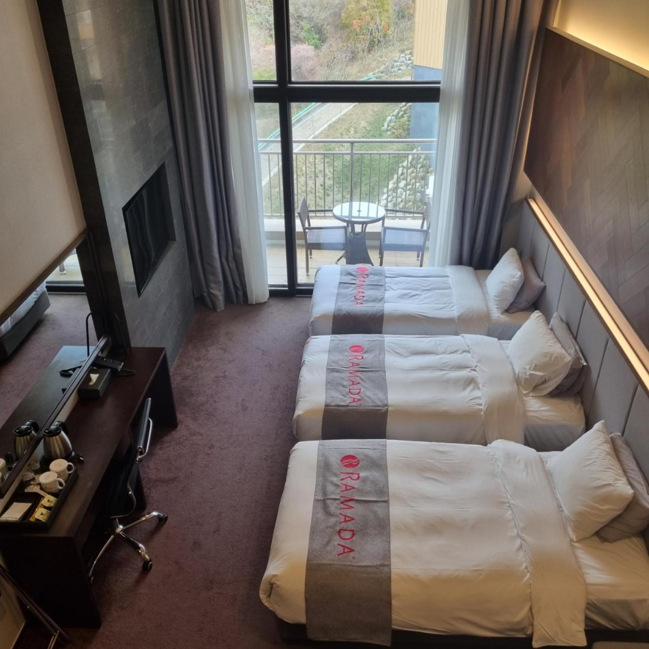 Ramada Hotel & Suite By Wyndham Gangwon Pyeongchang Quarto foto